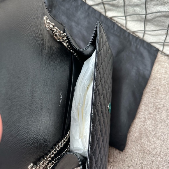 Saint Laurent Medium Envelope Bag - Picture 6 of 10